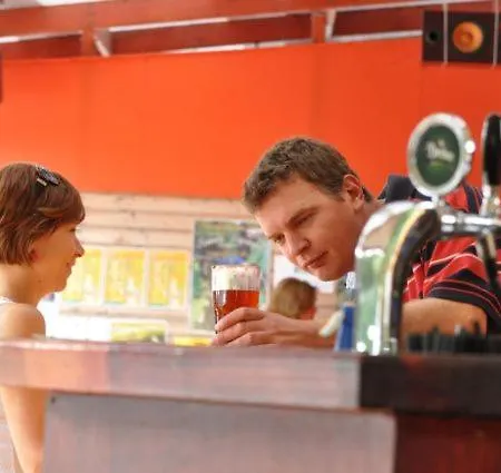 Hullam Hostel Révfülöp