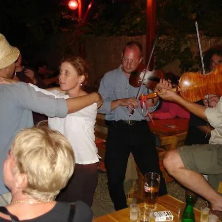 Хостел Hullam Ревфюлёп