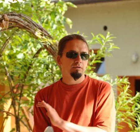 Хостел Hullam *